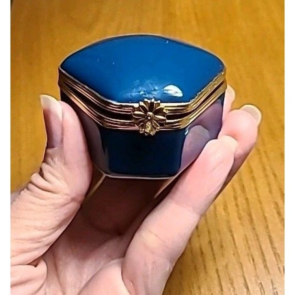 Vtg Limoges France Porcelain Dark Aqua Blue trinket Box Pill Box 2x2.25x1.5 NEW
